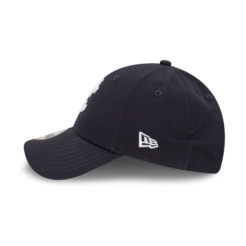 New Era Carlton Blues Official Team Colours 9FORTY Cloth Strap