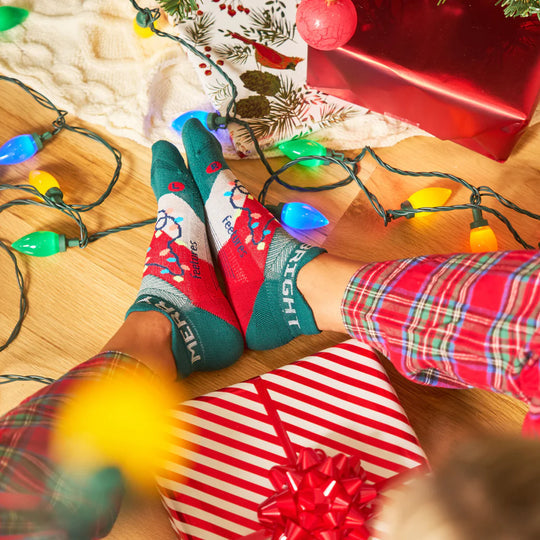 Limited Edition "Merry & Bright" Elite Light Cushion No Show Tab Socks