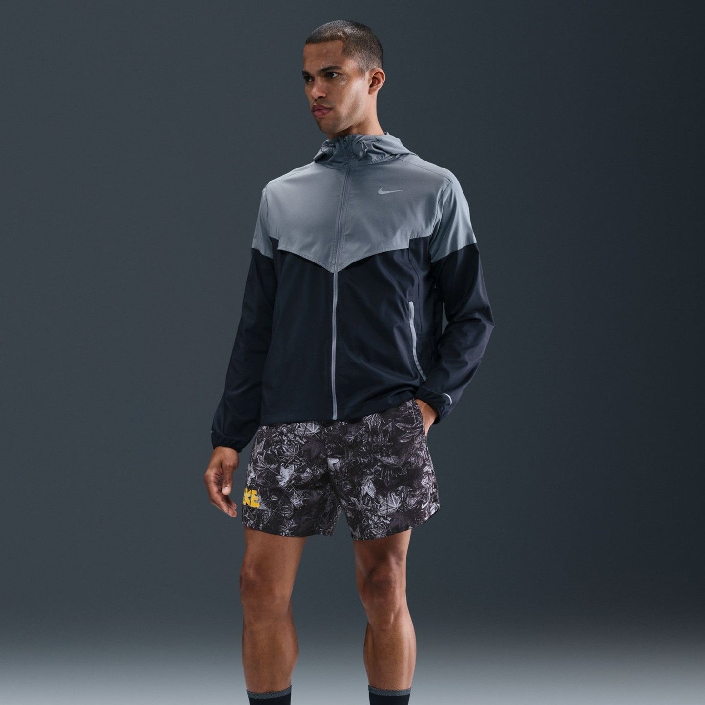 Nike Stride 7" Shorts | Black / White / Light Smoke | Mens