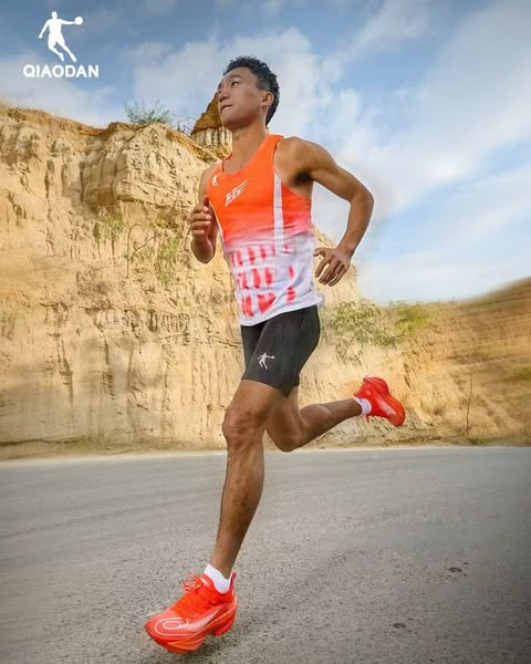 Qiaodan Men's Vest - Blazing Red Print