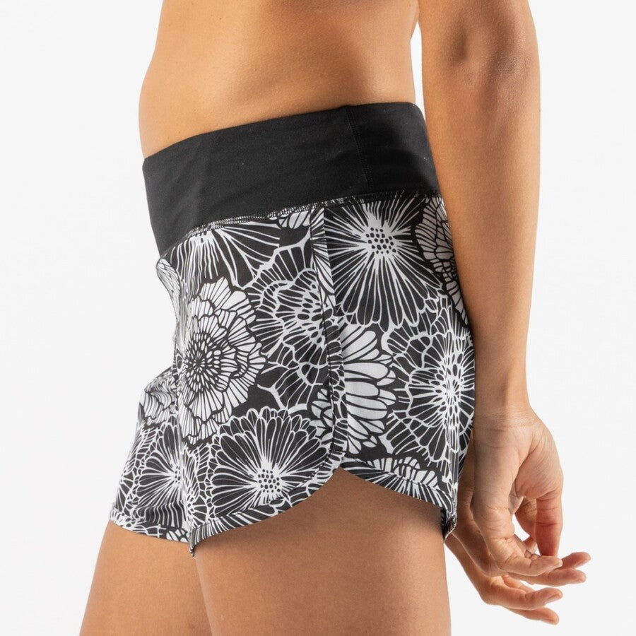 rabbit Hopper 4" Short | Black Floral | Womens