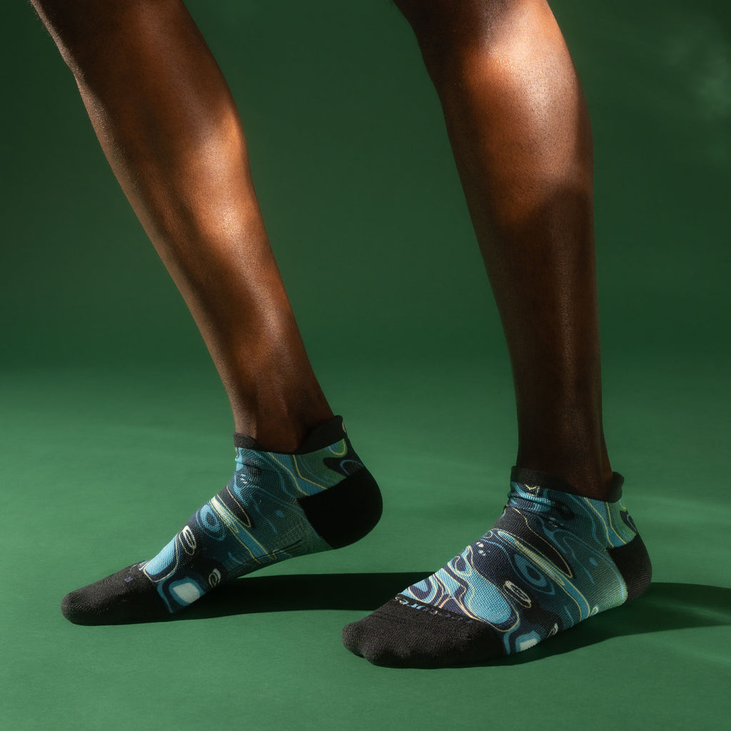 Limited Edition Elite Light Cushion No Show Tab Socks