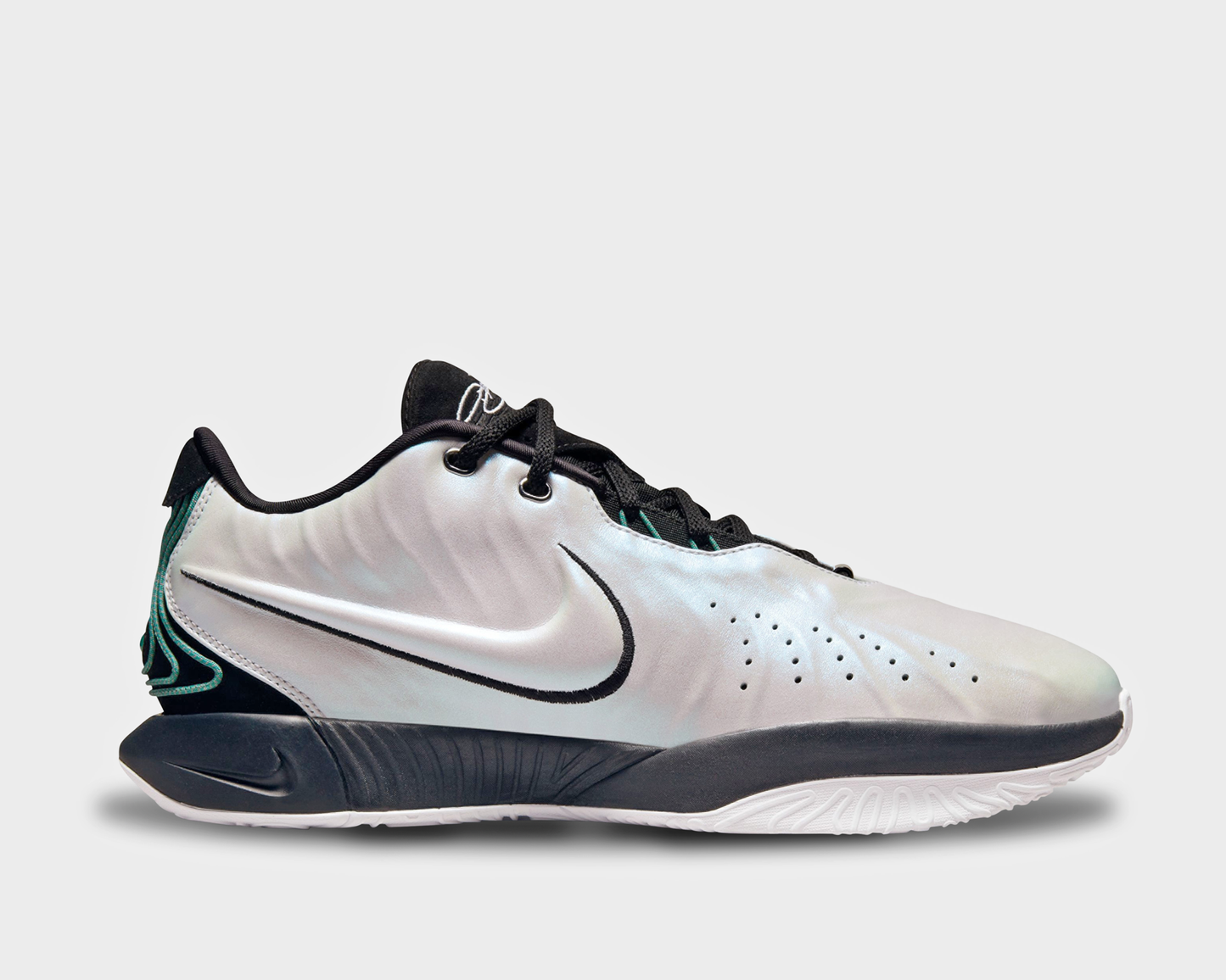 Lebron XXI "Conchiolin"