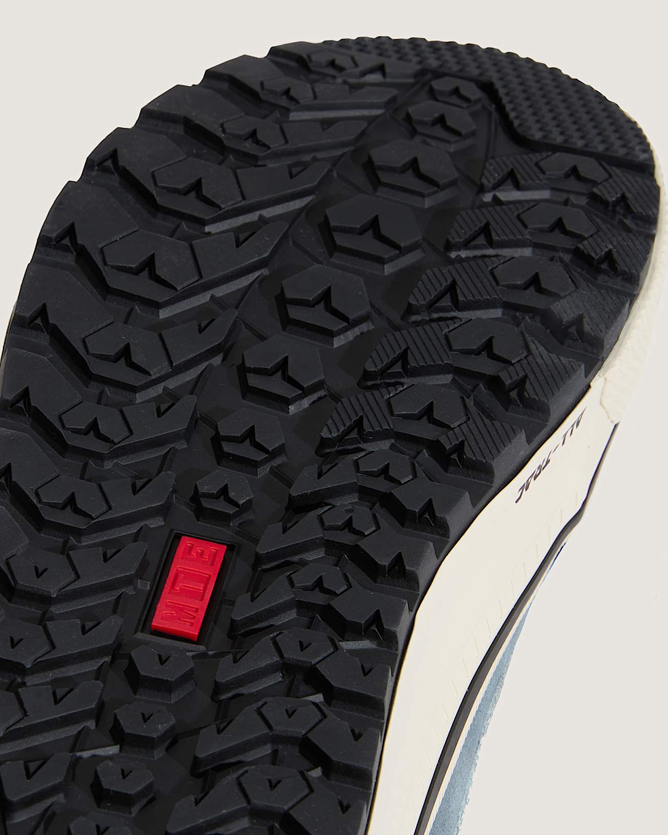 MTE Sk8-Hi Waterproof Insulated Shoe