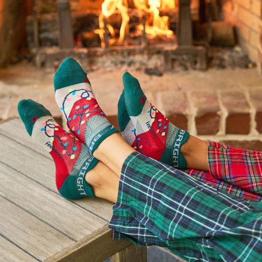 Limited Edition "Merry & Bright" Elite Light Cushion No Show Tab Socks