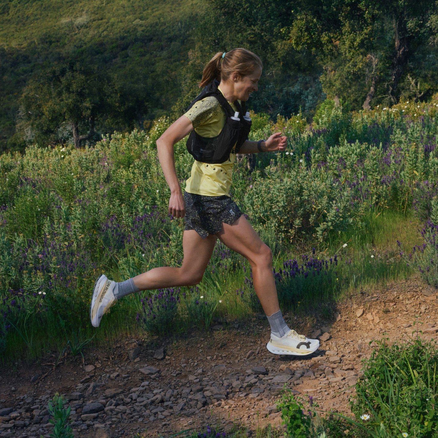 On Ultra Shorts | Iron / Lime | Womens