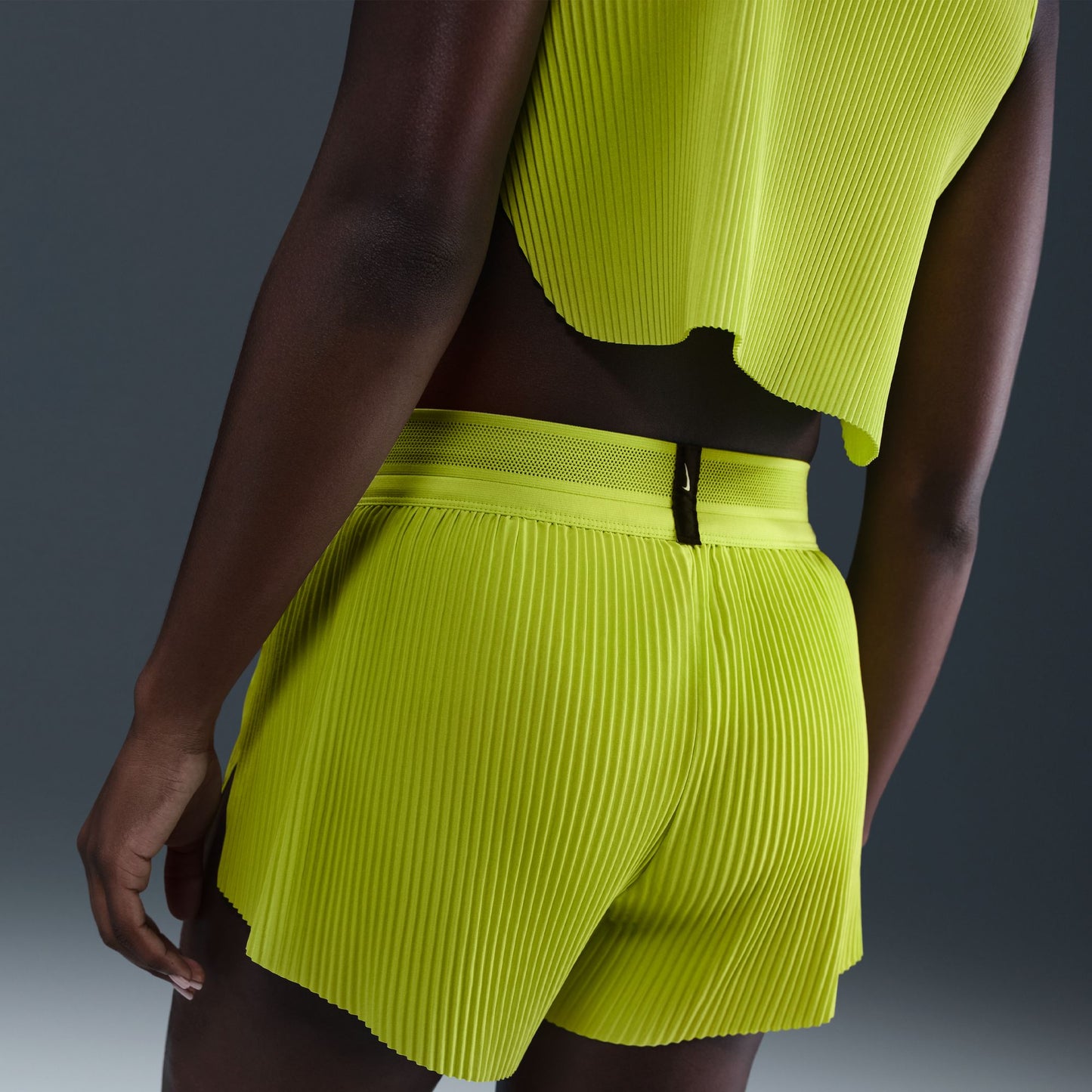 Nike AeroSwift Shorts | Cyber / Black | Womens