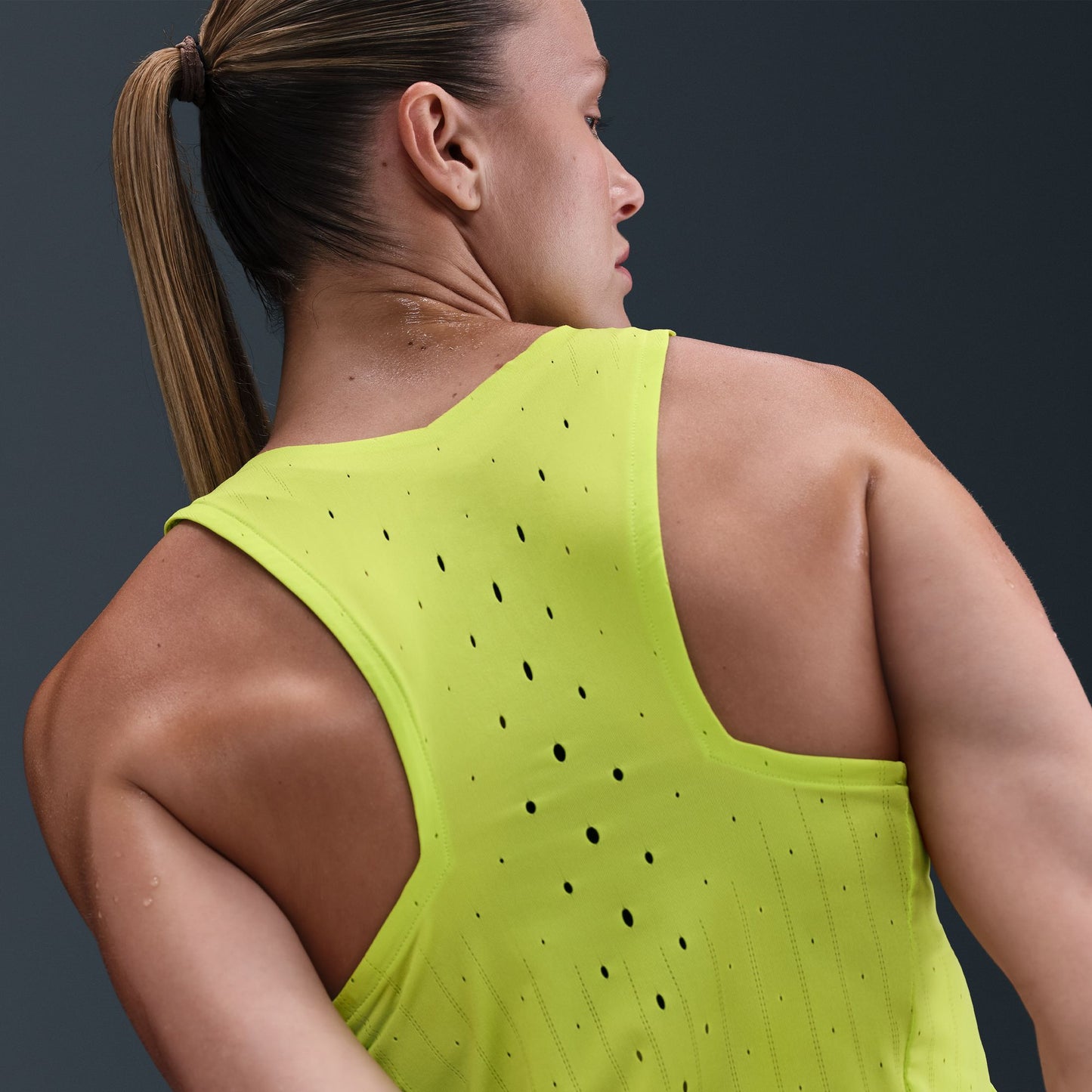 Nike AeroSwift Singlet | Cyber / Black | Womens