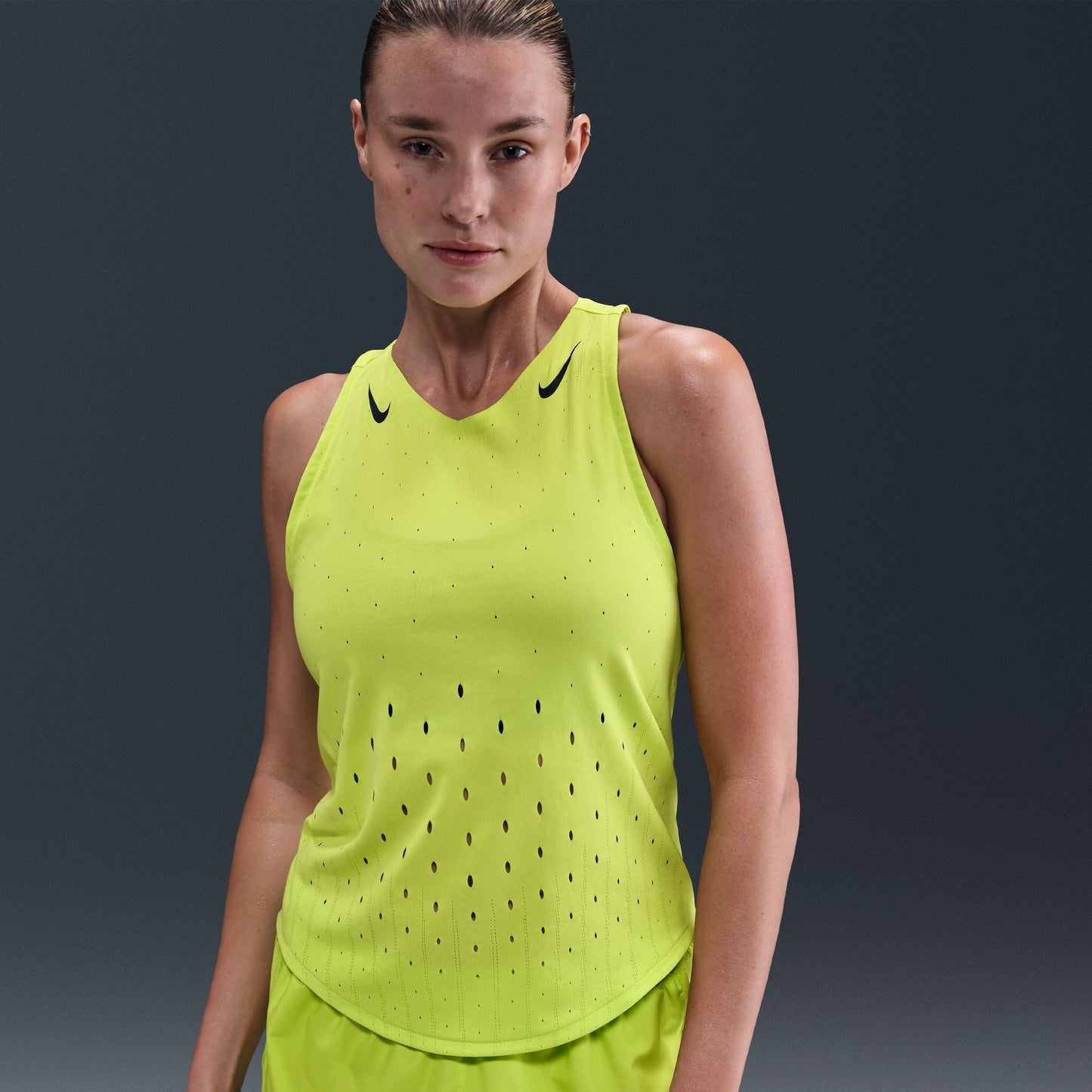 Nike AeroSwift Singlet | Cyber / Black | Womens
