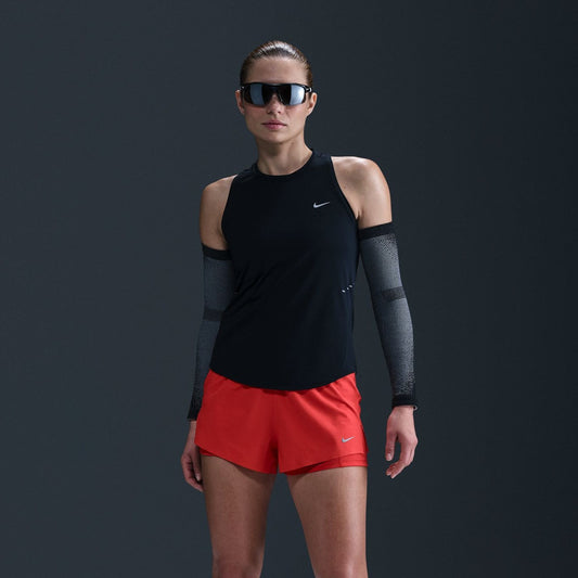 Nike Swift Singlet | Black / Reflective Silver | Womens