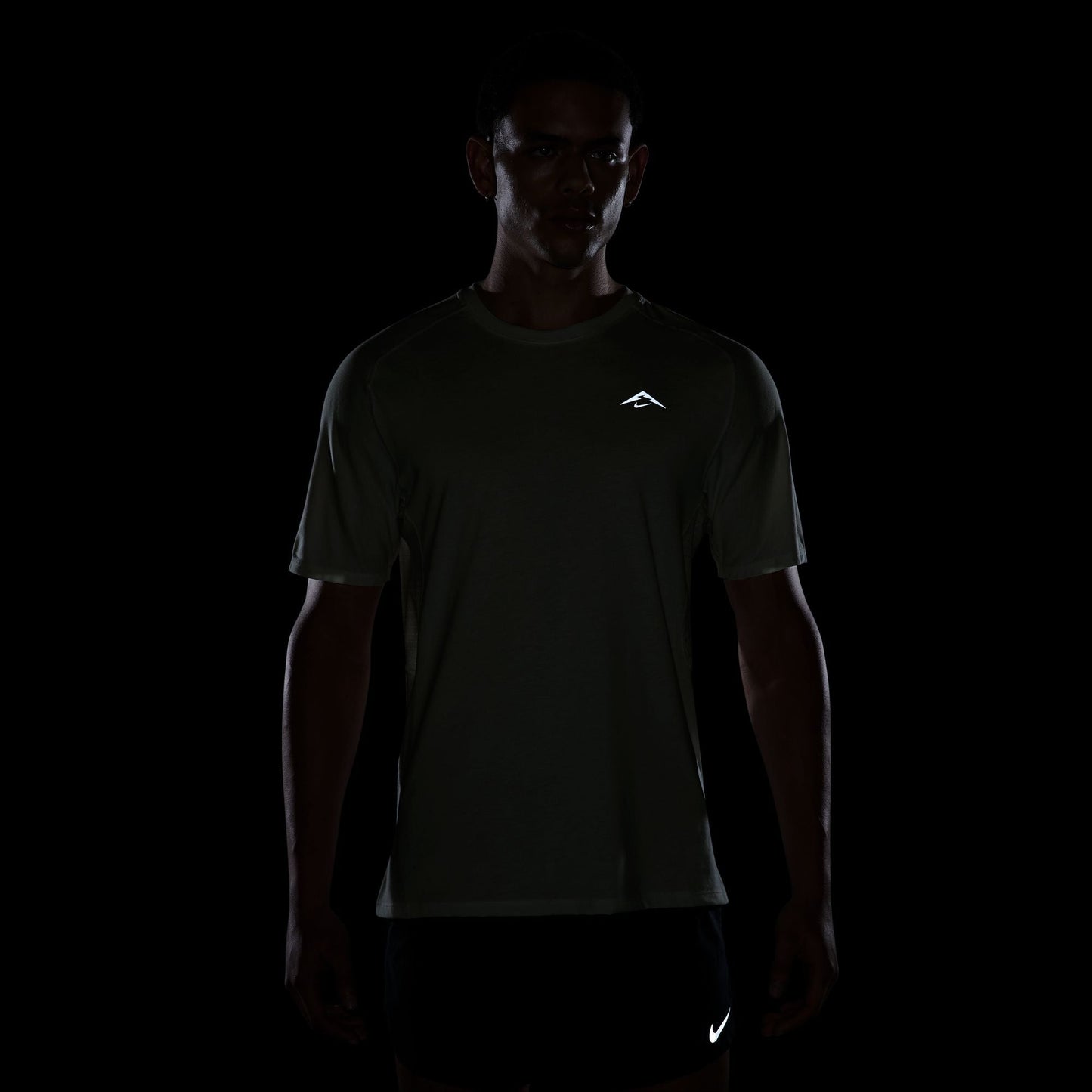 Nike Trail Solar Chase Tee | Sail / Black | Mens