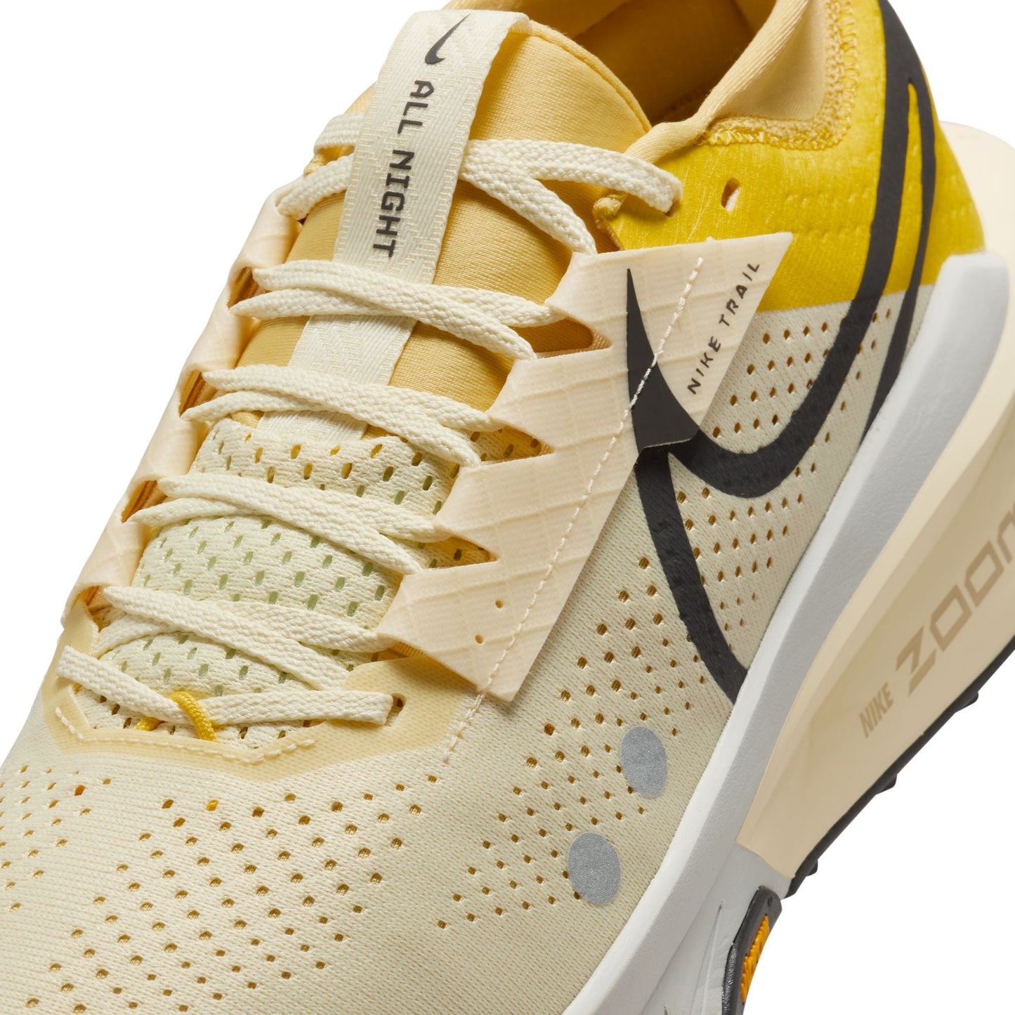 Nike Zegama 2 | Alabaster / Medium Ash / Lightening | Mens